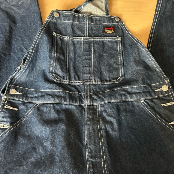 **NEW** MEN’s LEVI’s OVERALLS - Picture 1 of 6